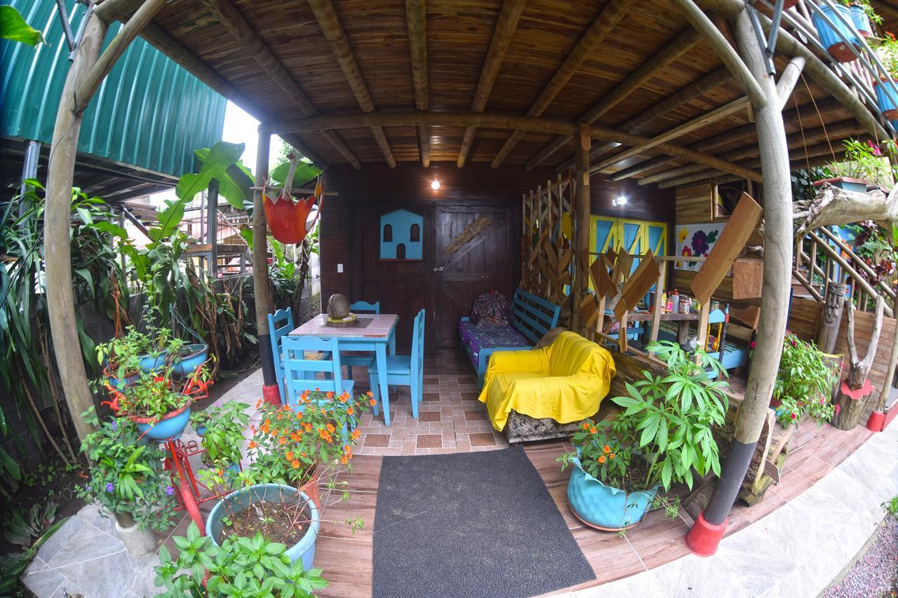 Wood House Hostel La Fortuna Bagian luar foto