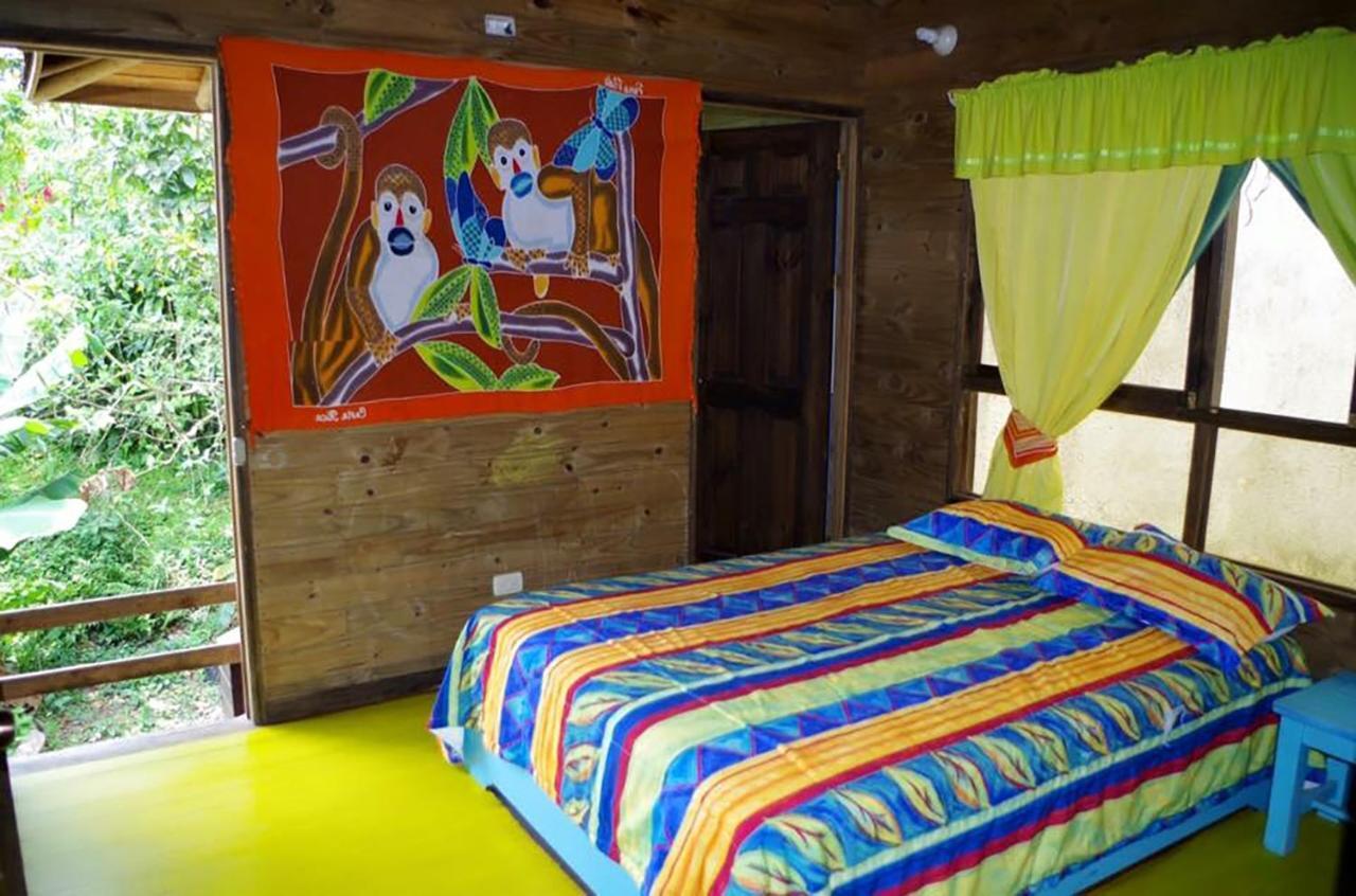 Wood House Hostel La Fortuna Bagian luar foto