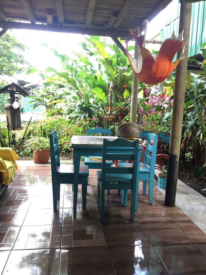 Wood House Hostel La Fortuna Bagian luar foto