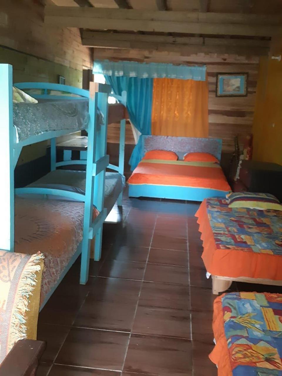 Wood House Hostel La Fortuna Bagian luar foto